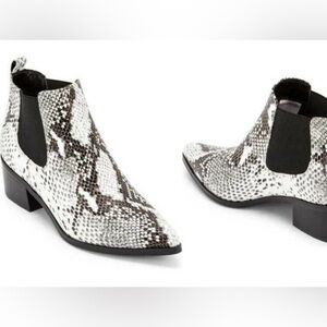 Blondo Emelia Waterproof Chelsea Bootie (Size 9M)